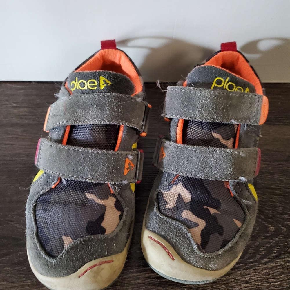 Boys Plae shoes size 11